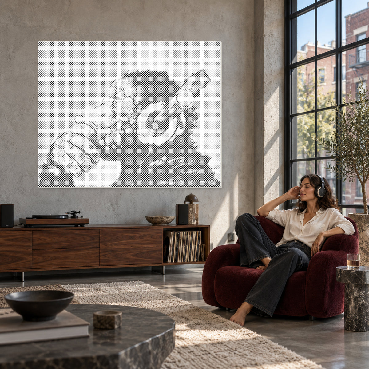 Peinture par points d’un singe avec un casque audio dans un salon musical avec une femme écoutant au casque.