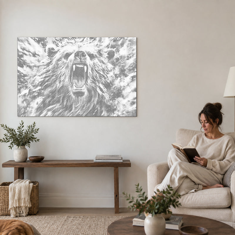 Toile de peinture par points “Ours en colère”, sur le mur d’un salon, avec une personne lisant dans un fauteuil à côté.